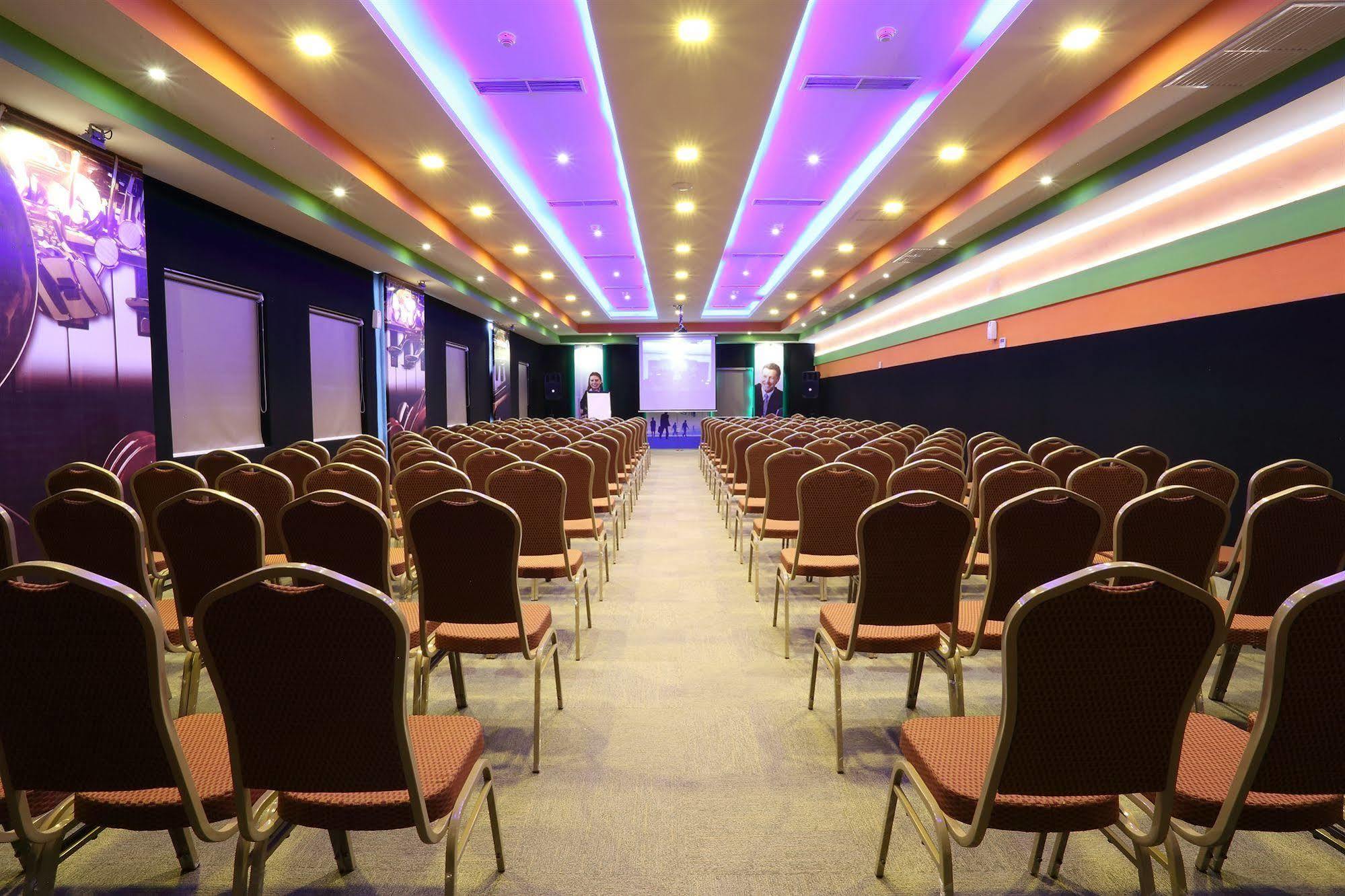 Miyanna Hotel Medan Kültér fotó